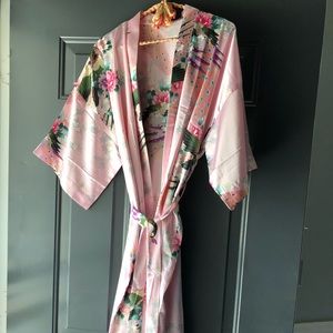 Vintage 70s Pink 100% Silk peacock kimono Boho